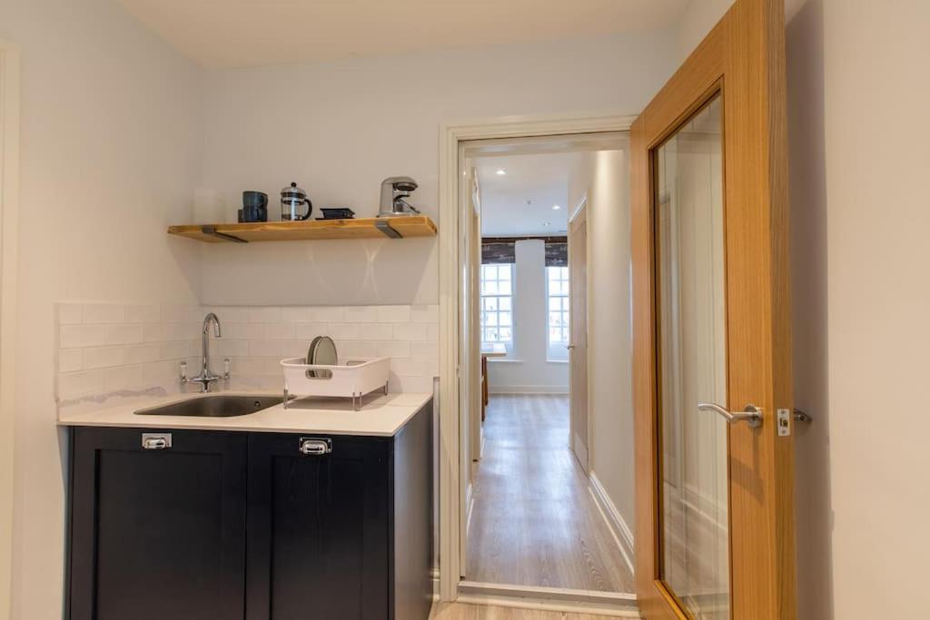 Herring Girl House - Harbourside Property, Sleeps 8 Scarborough Kültér fotó
