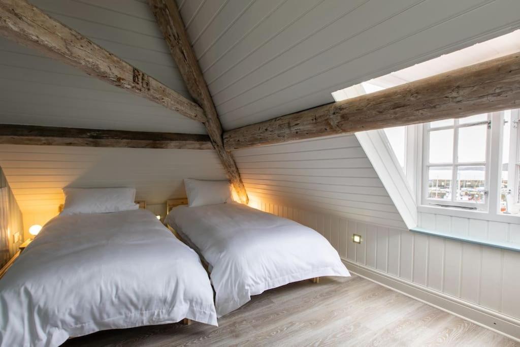 Herring Girl House - Harbourside Property, Sleeps 8 Scarborough Kültér fotó